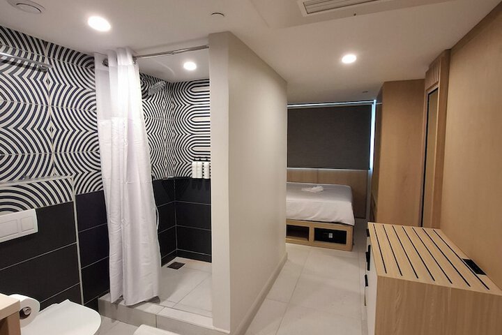 Room 41 of 69