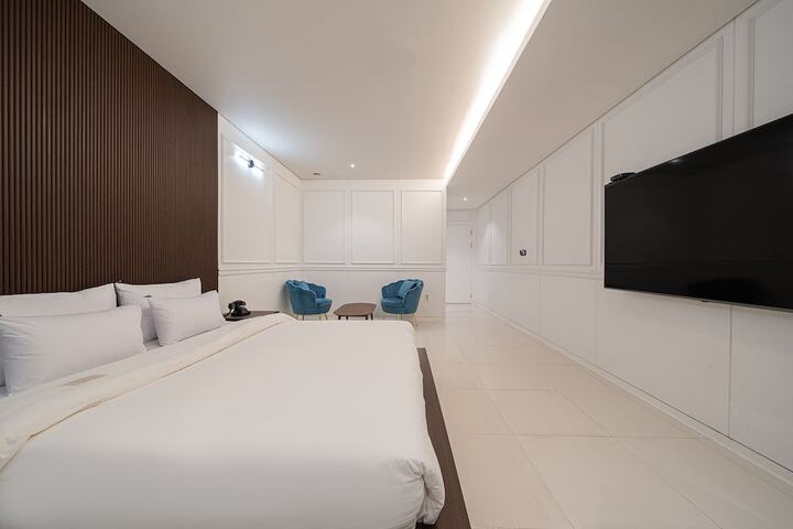 Room 59 of 104