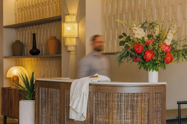 Entrance & Lobby