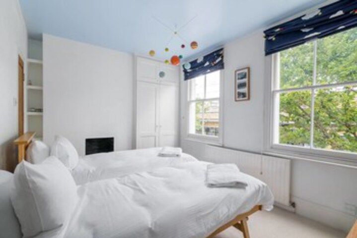 Room 14 of 30