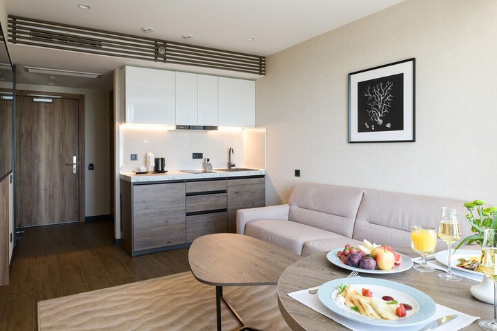 Room 25 of 63