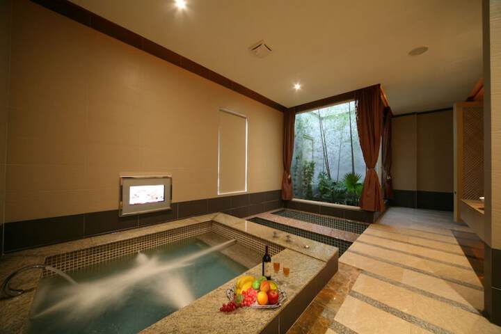 Hot Tub 37 of 49