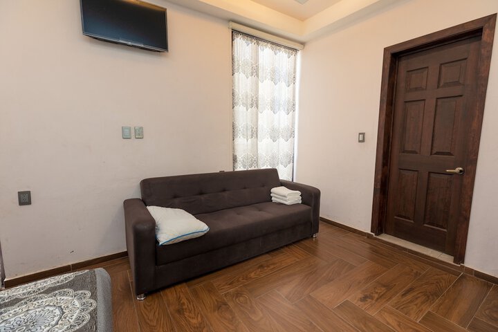 Room 3 of 7