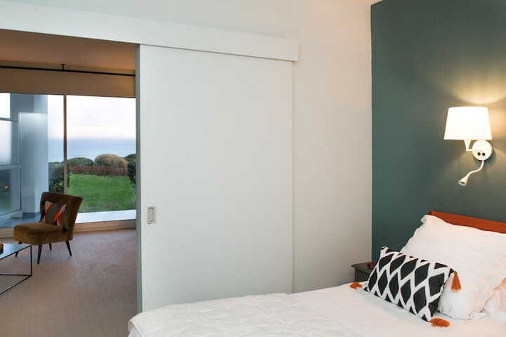 Room 15 of 104