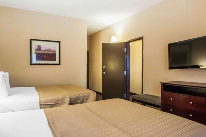 Room 25 of 47