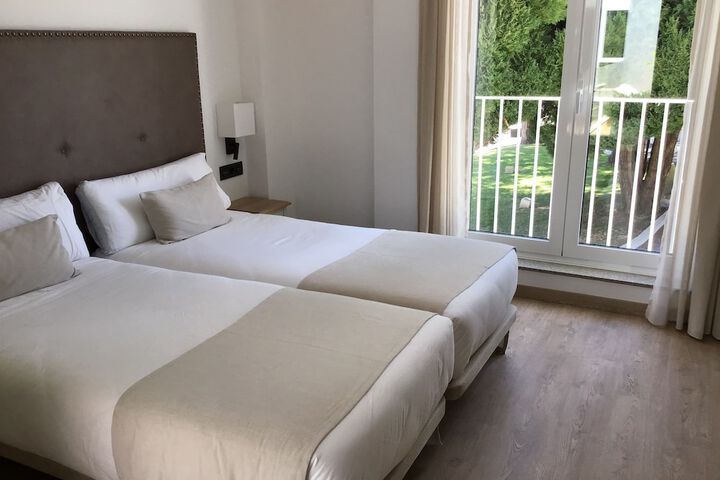 Room 15 of 37