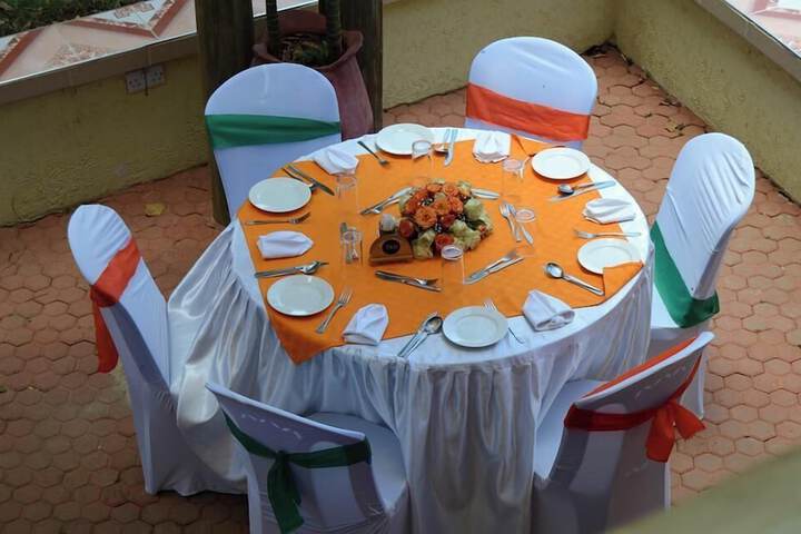 Dining 44 of 110