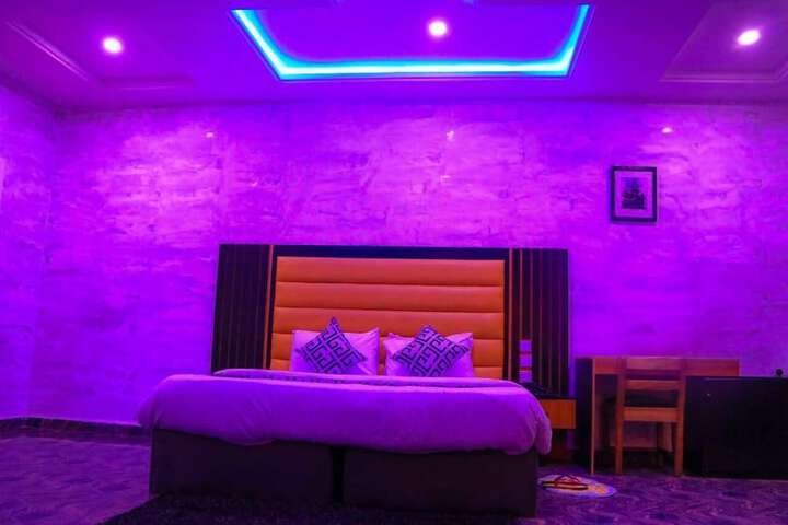 Room 4 of 42
