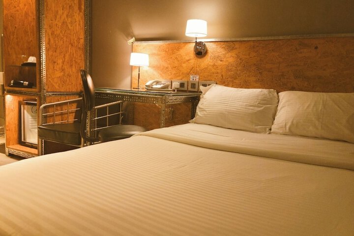 Room 20 of 40