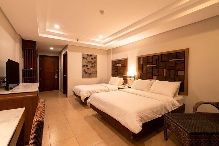 Room 27 of 68