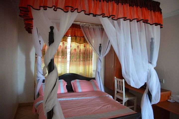 Room 18 of 31