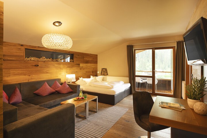 Room 16 of 73