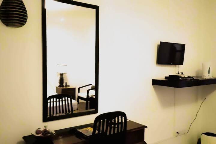 Room 4 of 68