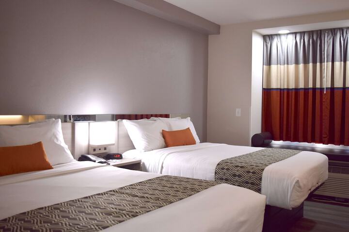 1 Queen Bed Mobility Accessible (28 of 31)