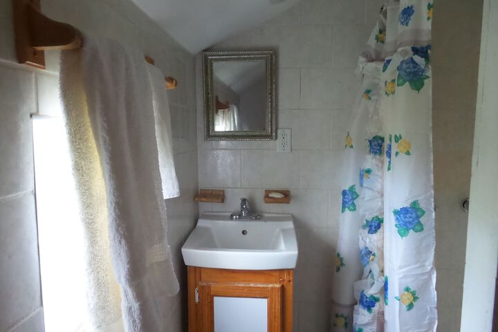Room 32 of 36
