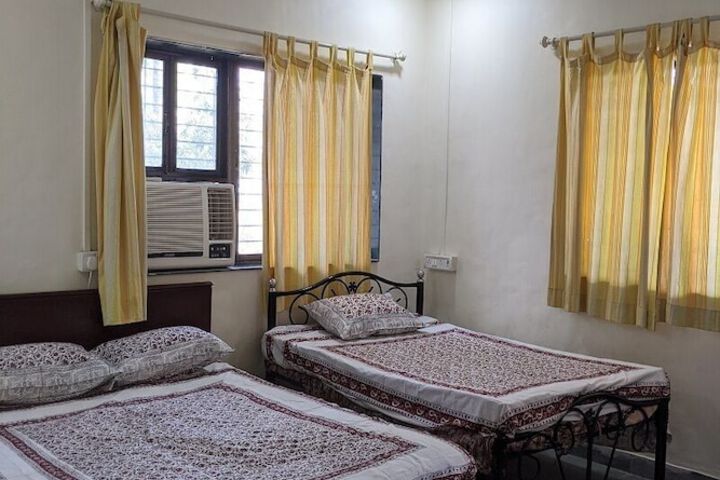 Room 3 of 158