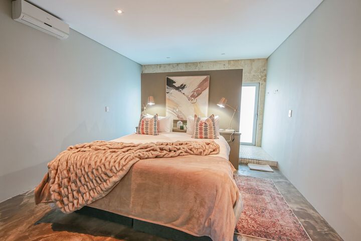 Room 2 of 31