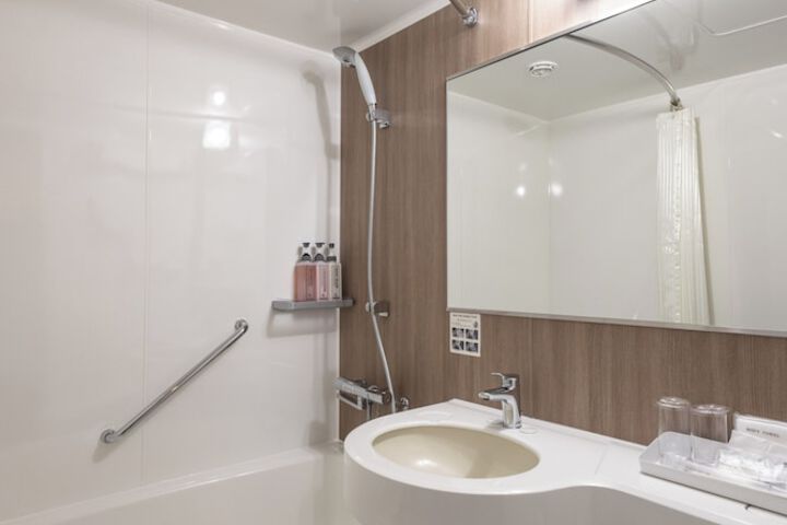 Room 16 of 21