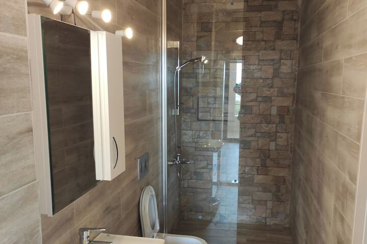 Room 5 of 15