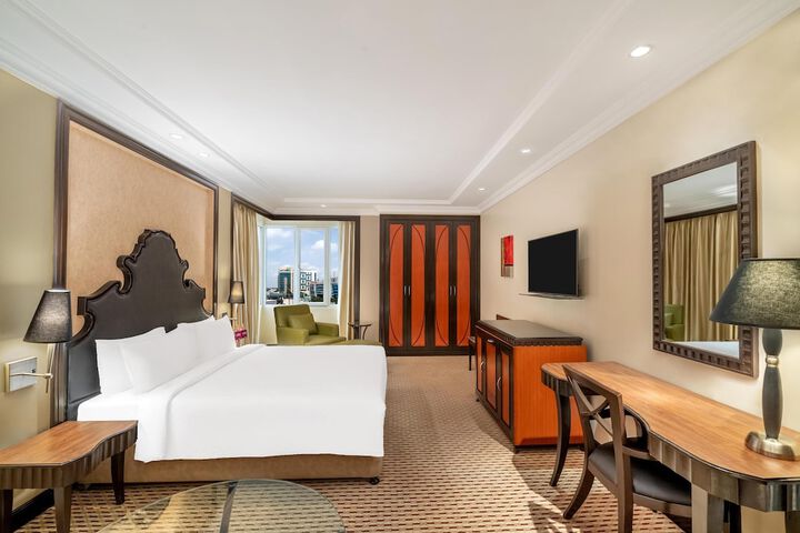 Room 27 of 73