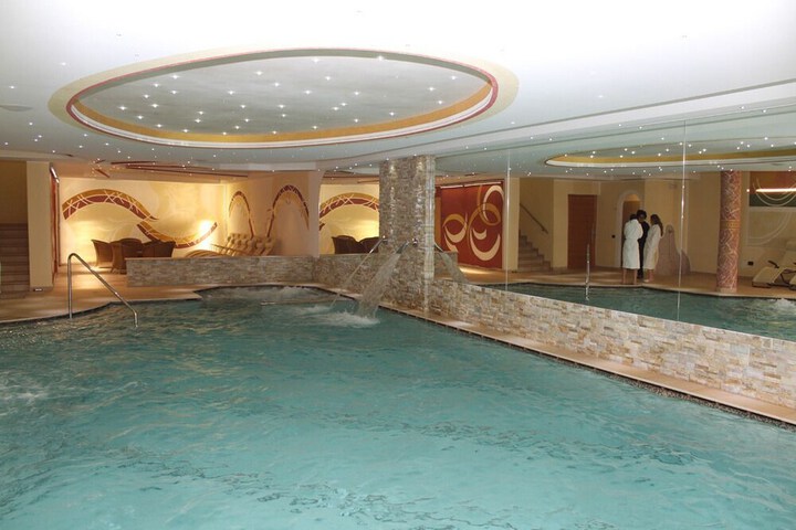 Pool 12 of 46