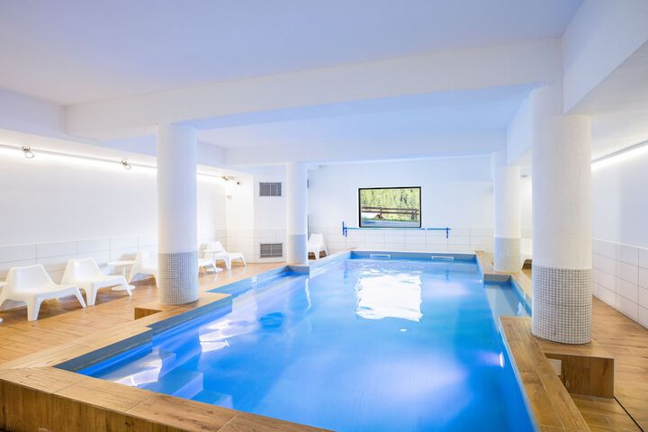 Pool Hotel