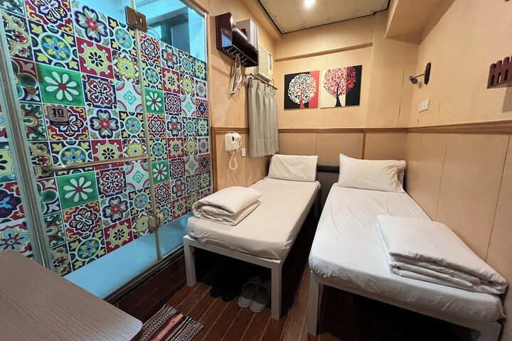 Room 15 of 35