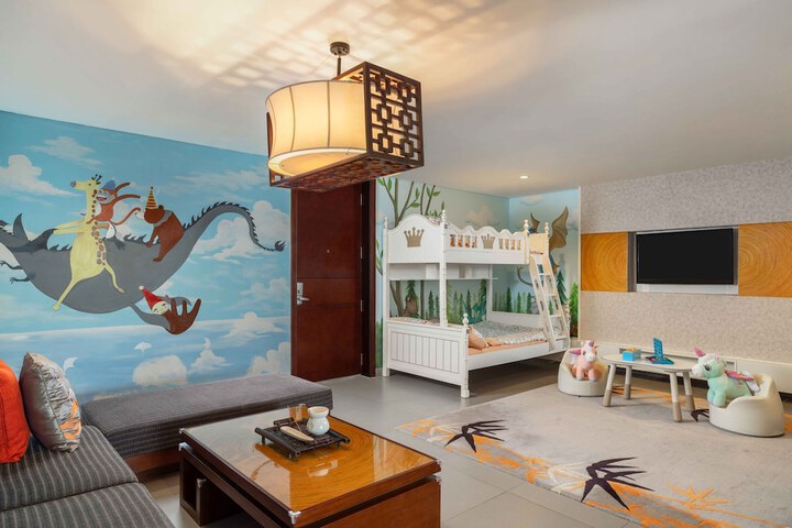 Room 40 of 252