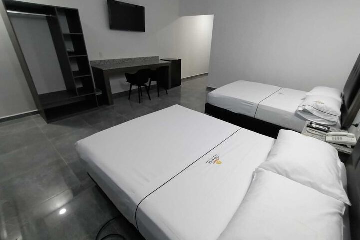 Room 3 of 12