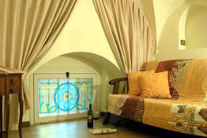Room 6 of 7