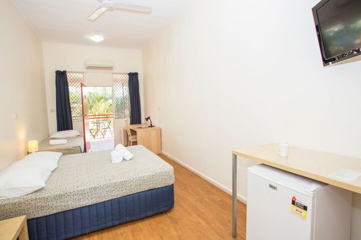 Room 5 of 33