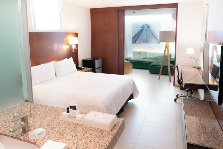 Room 27 of 114