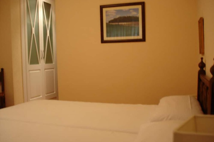 Room 10 of 30