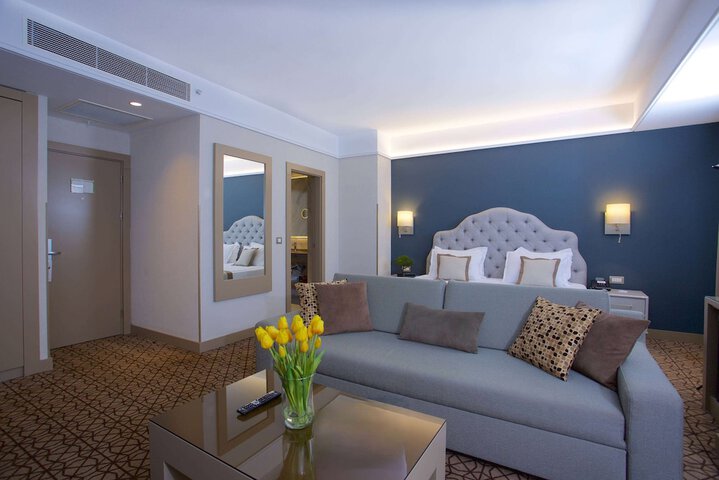 Room 32 of 133