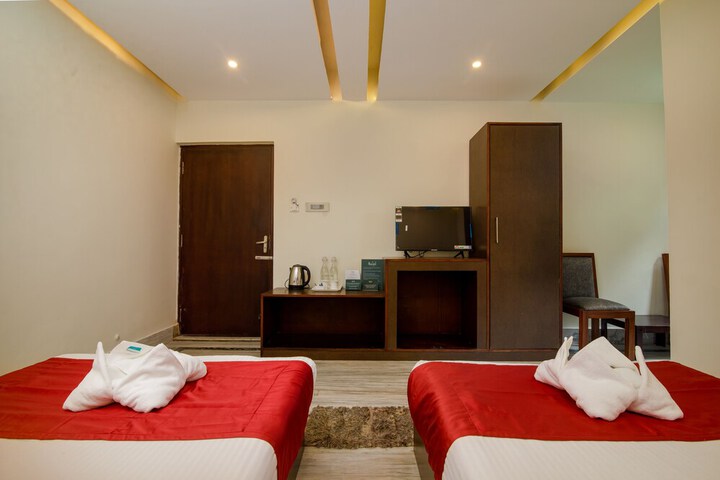 Room 35 of 60