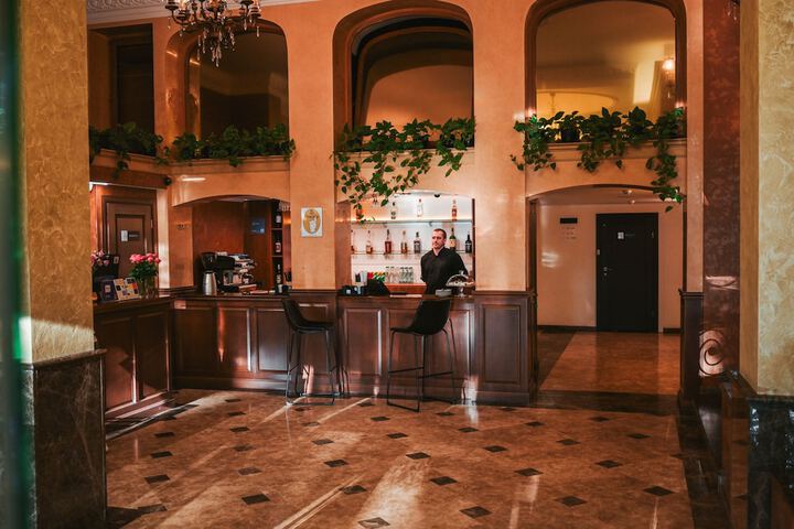 Hotel 2 of 82