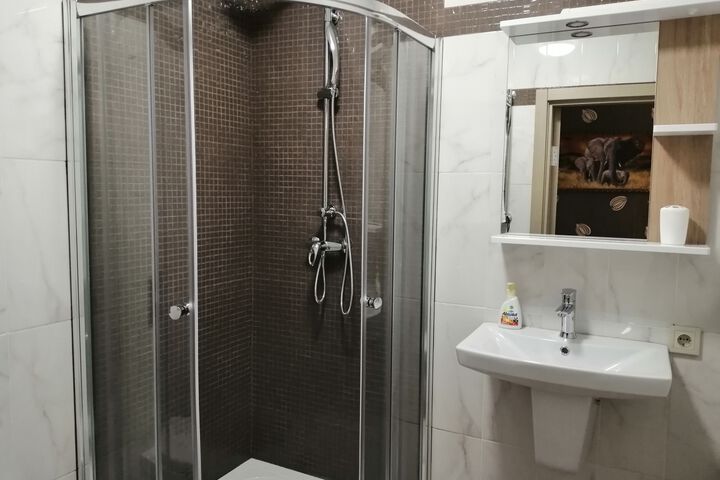 Room 4 of 31