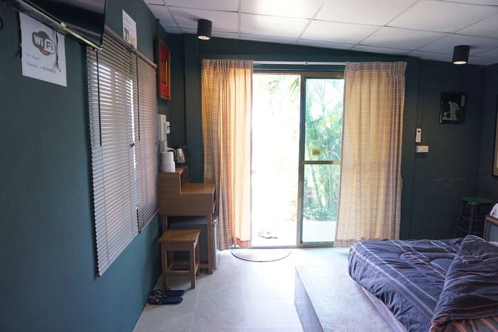 Room 31 of 80