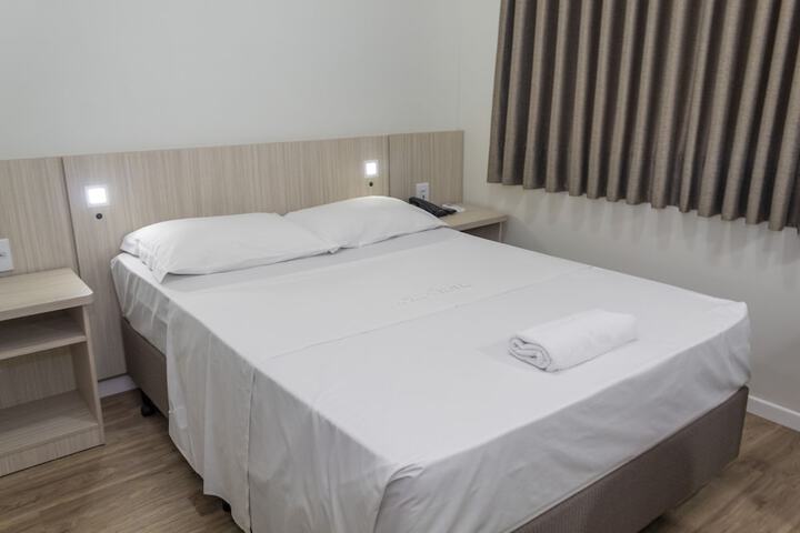 Room 4 of 63