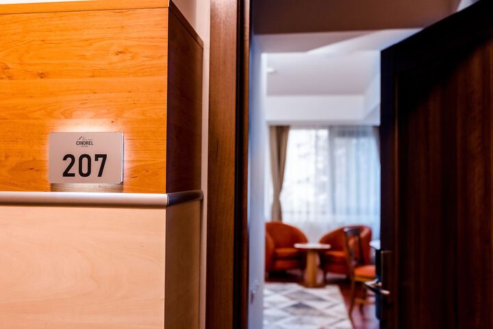 Ballroom/Hall 102 of 146