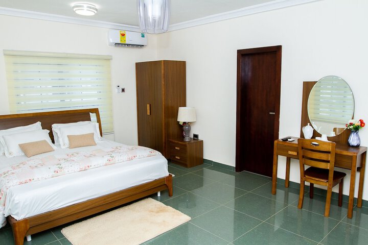 Room 21 of 49