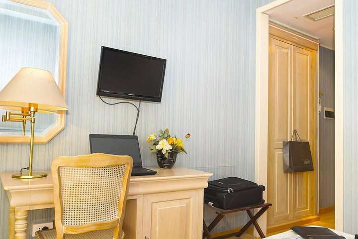 Room 14 of 49
