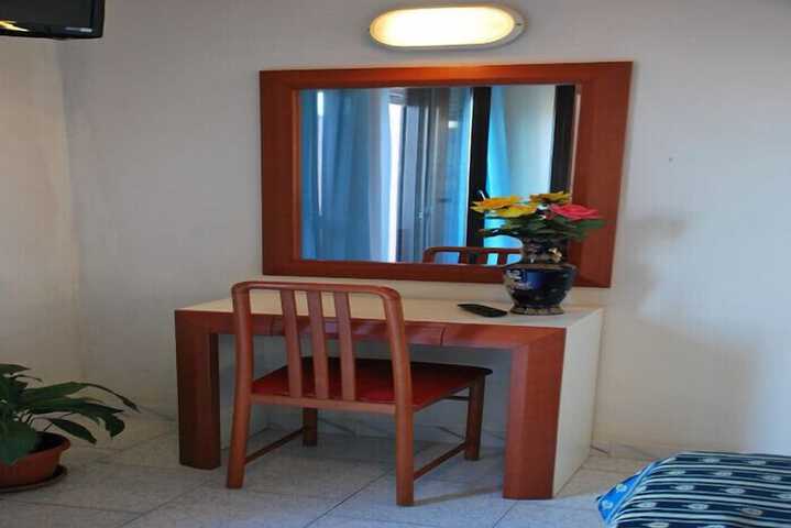 Room 18 of 26