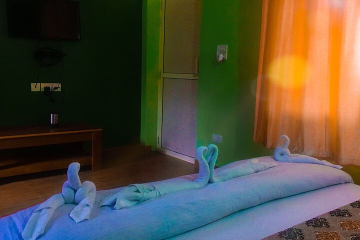 Room 2 of 2