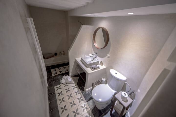 Room 13 of 25