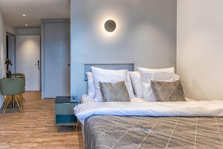 Room 7 of 20