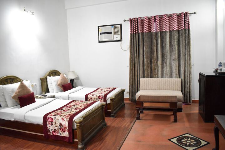 Room 16 of 62