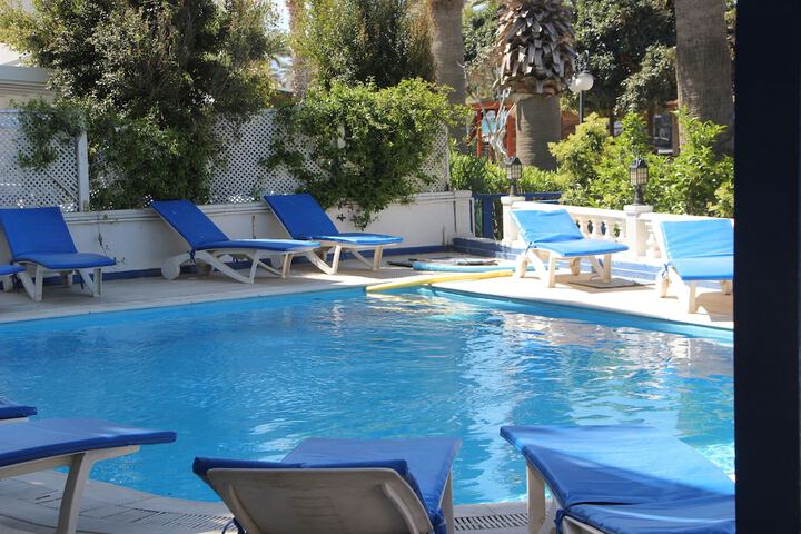 Pool 16 of 38