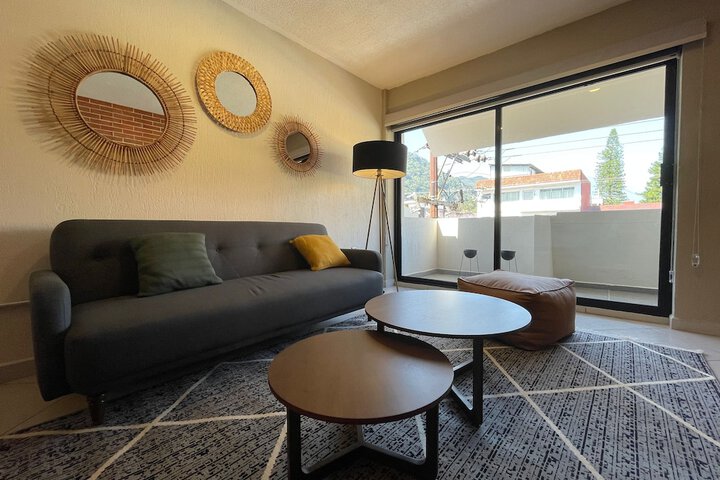 Room 9 of 28