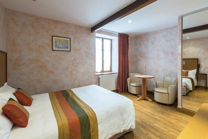 Room 22 of 65